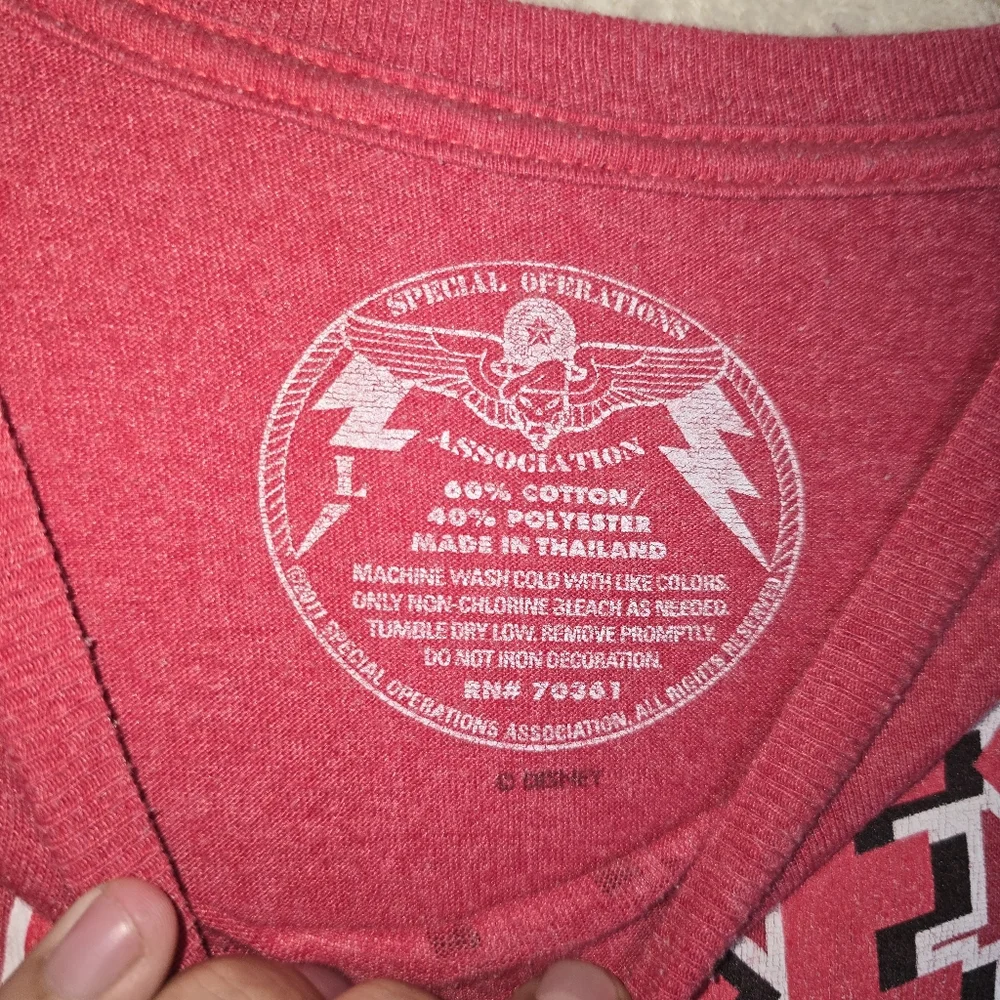 Disney Red Mickey Mouse Graphic Print Short Sleeve T-Shirt Size Large 2011 - Picture 5 of 7